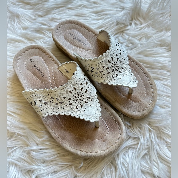 Easy Spirit Shoes - Easy Spirit Cream and Tan Sandals Size 6.5